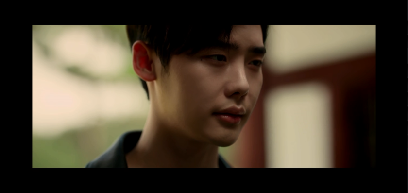 Adegan Lee Jong Suk Saat Pembukaan MV